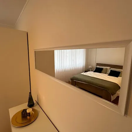 Stylish Renovated - Center