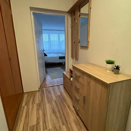 Stylish Renovated - Center